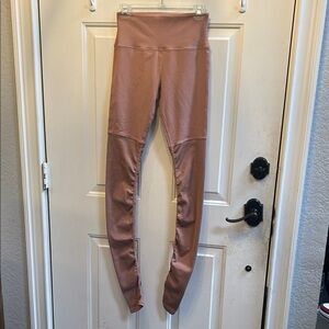 ALO Yoga high waited GODDESS Soft Pink/Mauve  Leggings Sz M